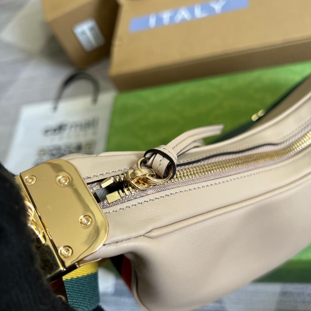 702823 attache gm milk white 35cm shoulder bag cross body bags