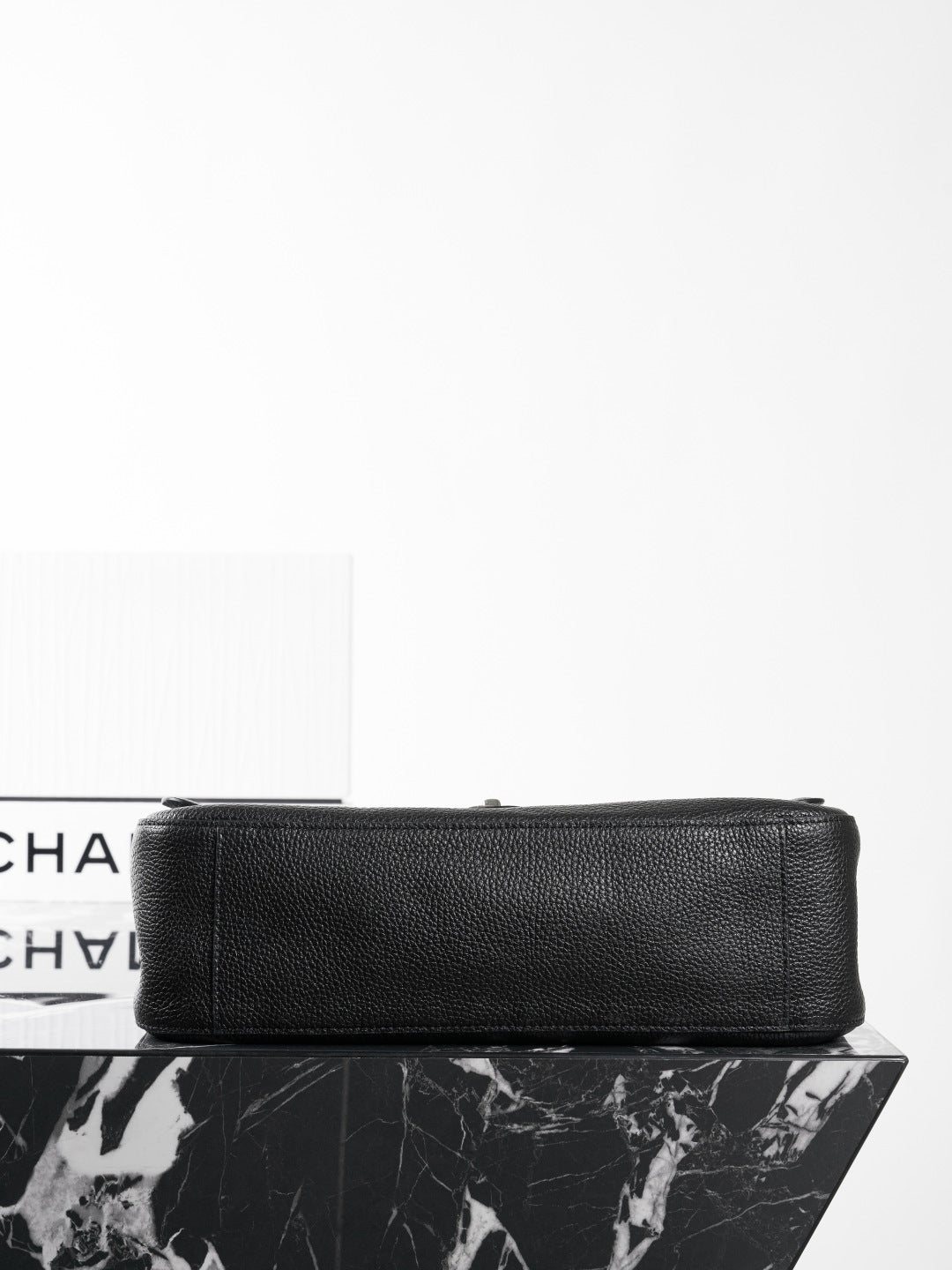 Chanel Maxi Flap Black - Image 7