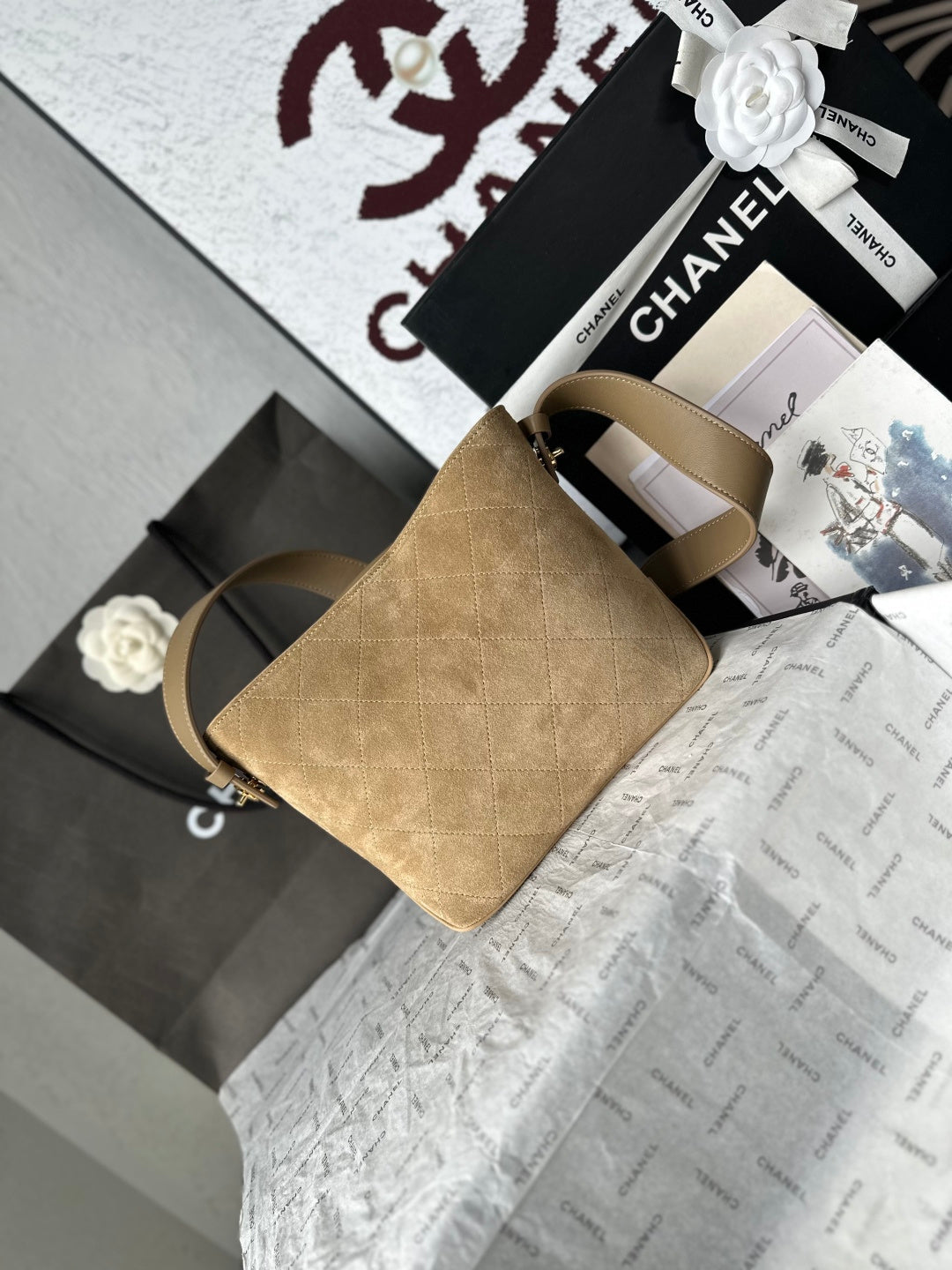 Chanel AS6268 Suede Tote - Image 9