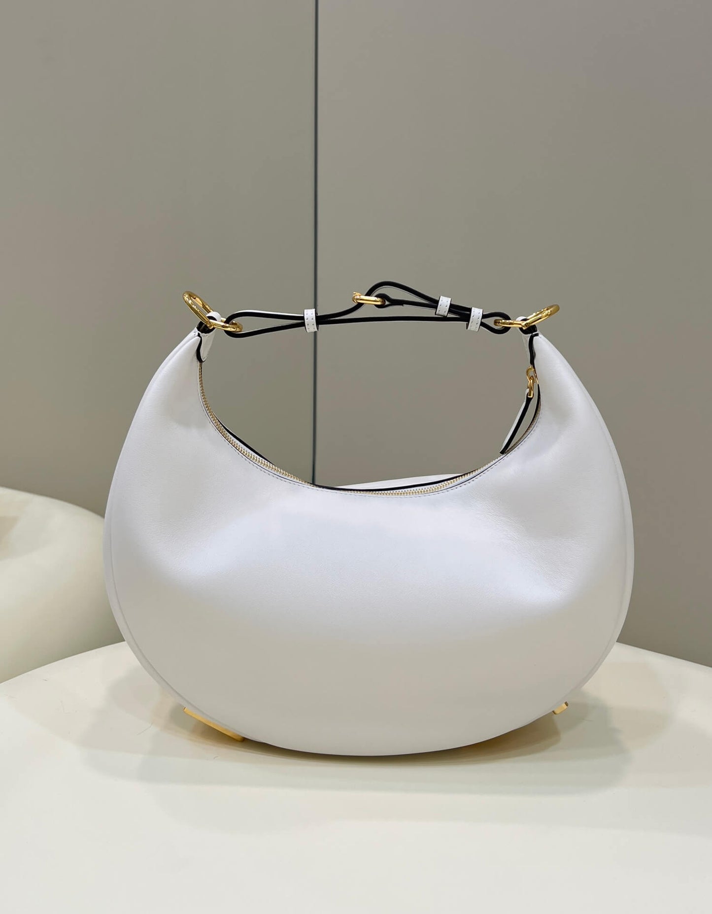 80056 fd ndigraphy small white leather bag