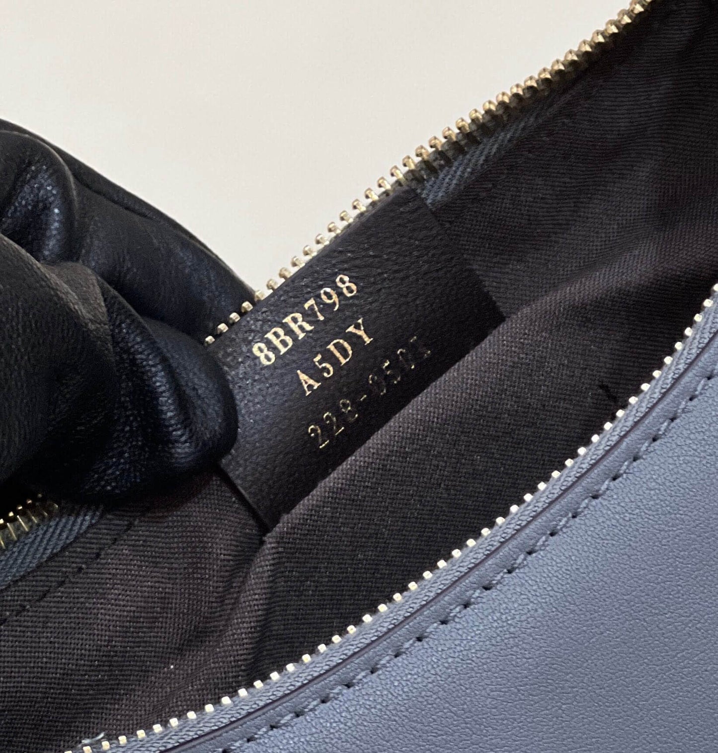 80056 fd ndigraphy small tinware grey leather bag