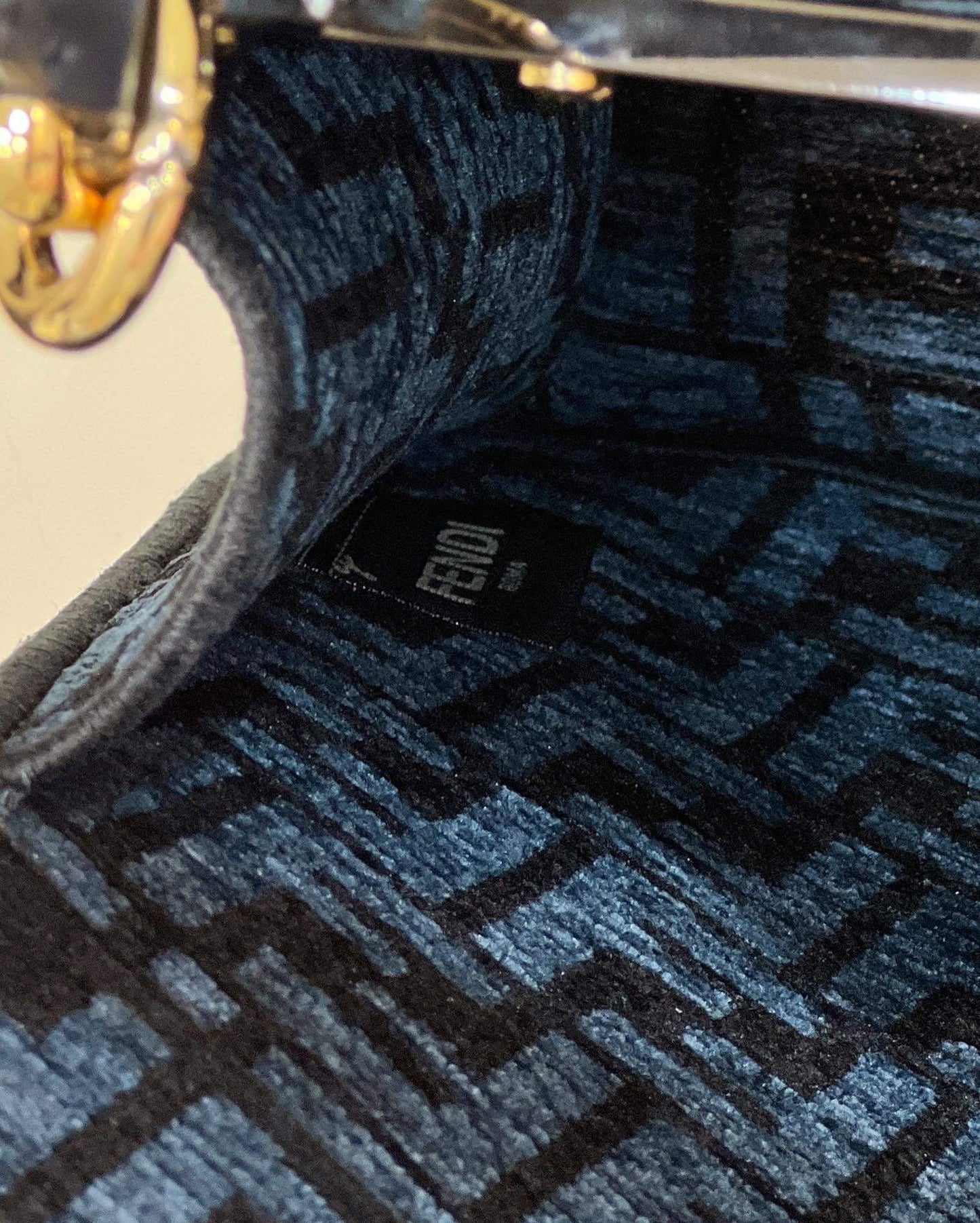 80106l peekaboo 33 5cm blue