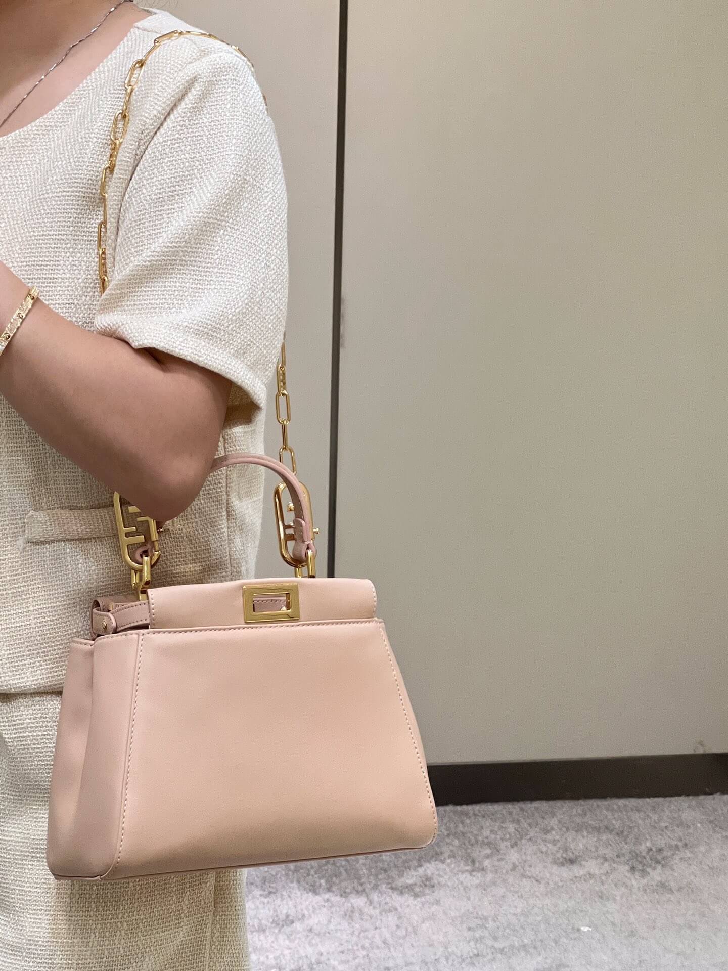 8315 ff peekaboo mini pink leather bag 23cm