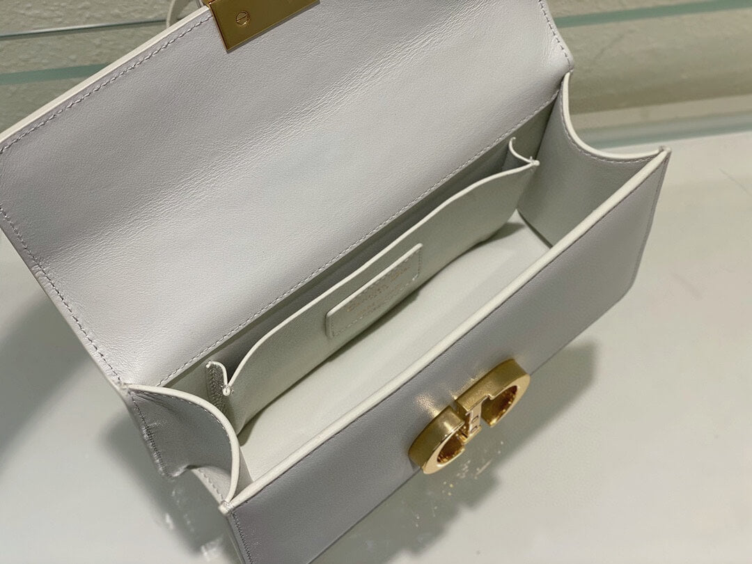 9011 30 montaigne east west white shoulder bag cross body bags