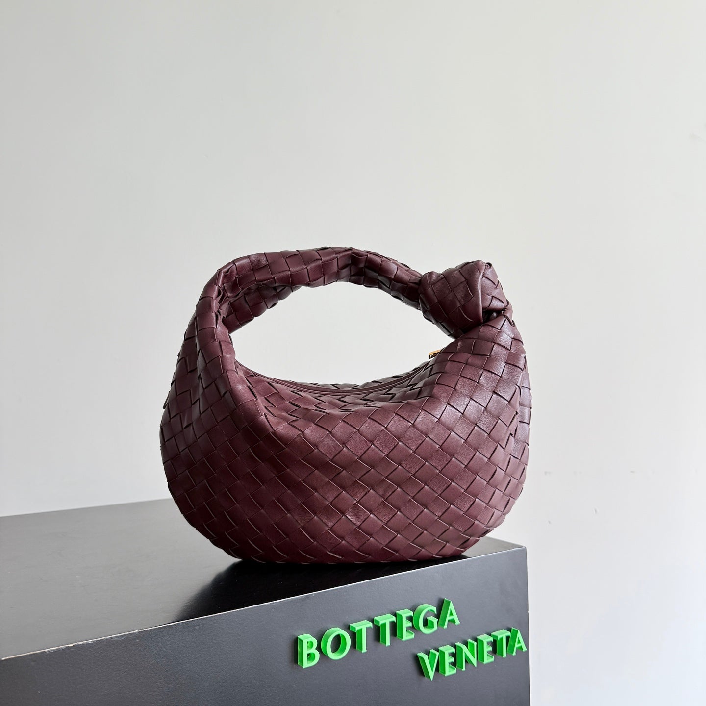 Bottega Veneta Jodie Medium Burgundy 690225