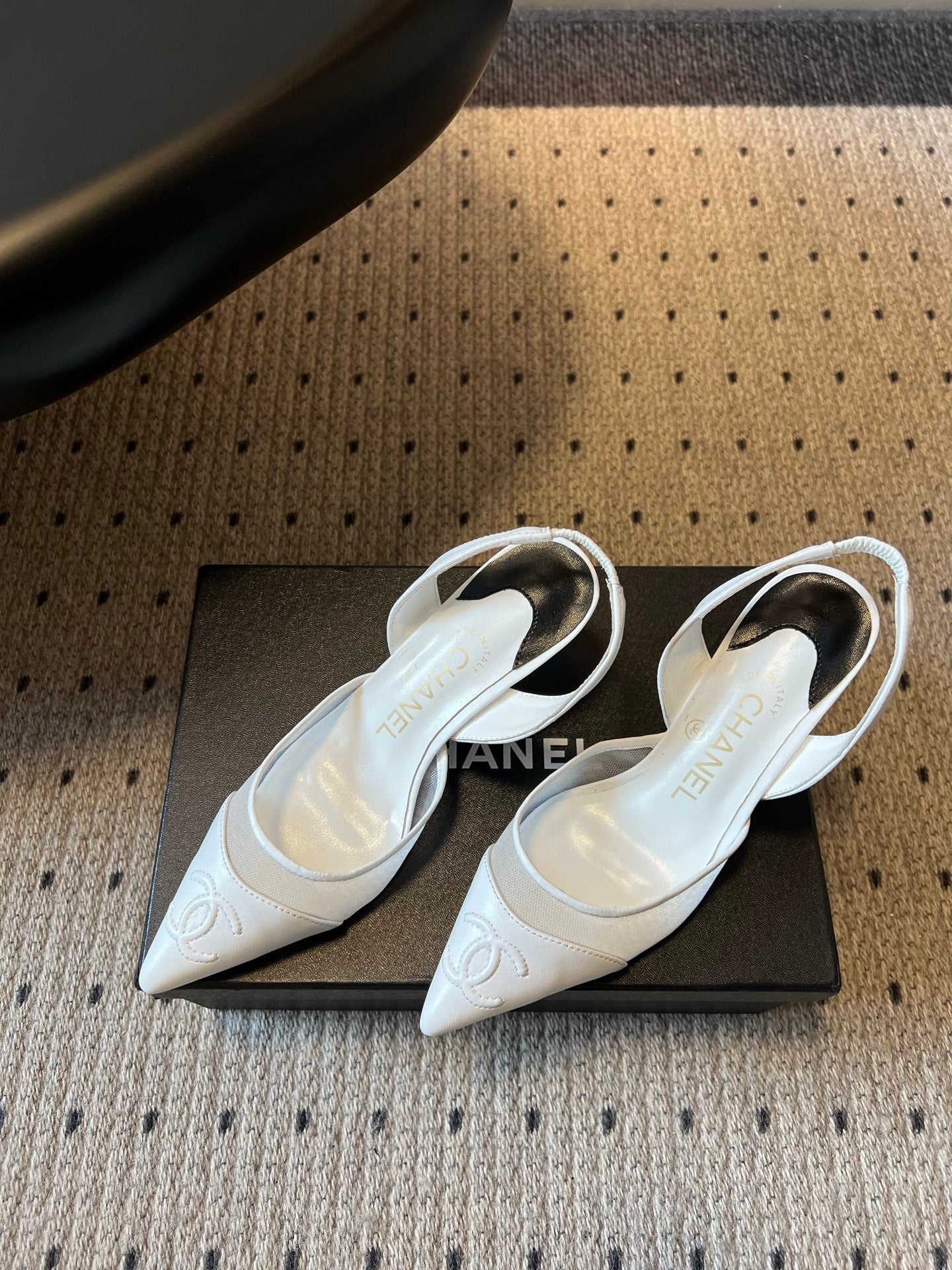 CHANEL 26SS Pointed Slingback Stiletto Heels 3826035 White - 8