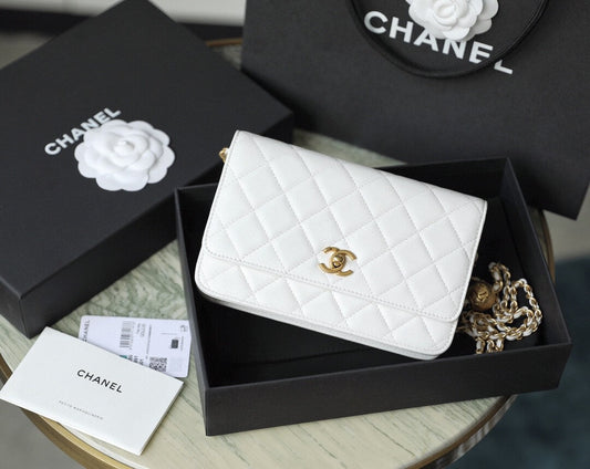cha ap1450 wallet on white lambskin top quality