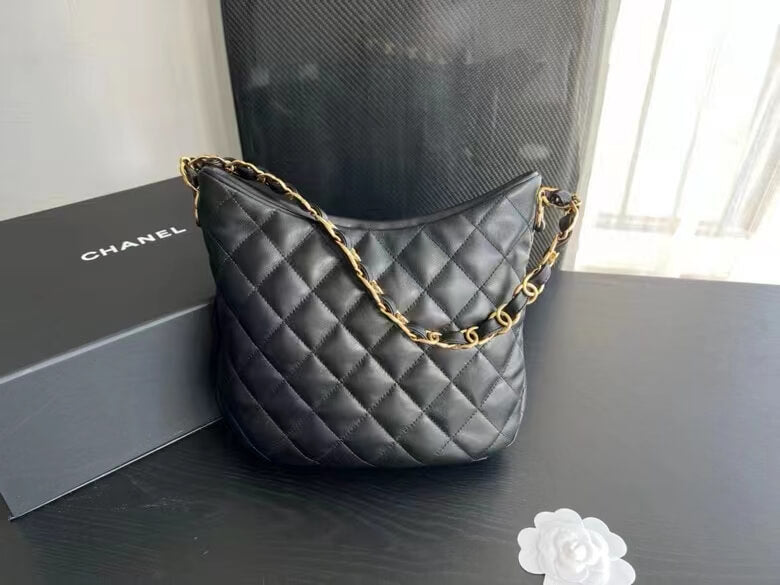 as3217 cha hobo bag with chunky chain strap large 22s lambskin black