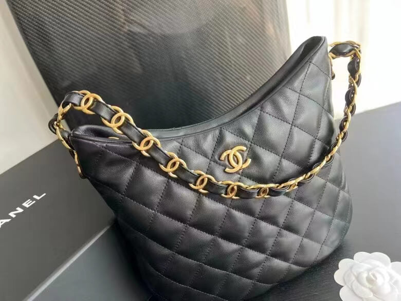 as3217 cha hobo bag with chunky chain strap large 22s lambskin black