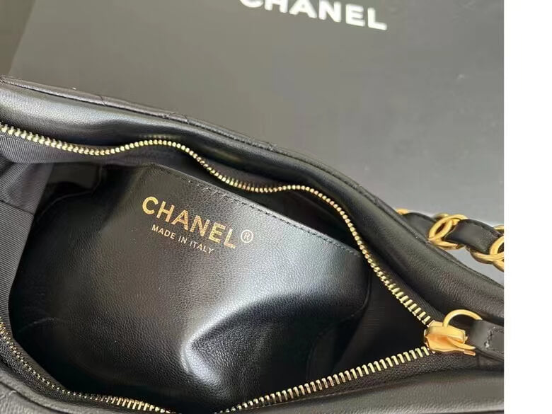as3217 cha hobo bag with chunky chain strap large 22s lambskin black