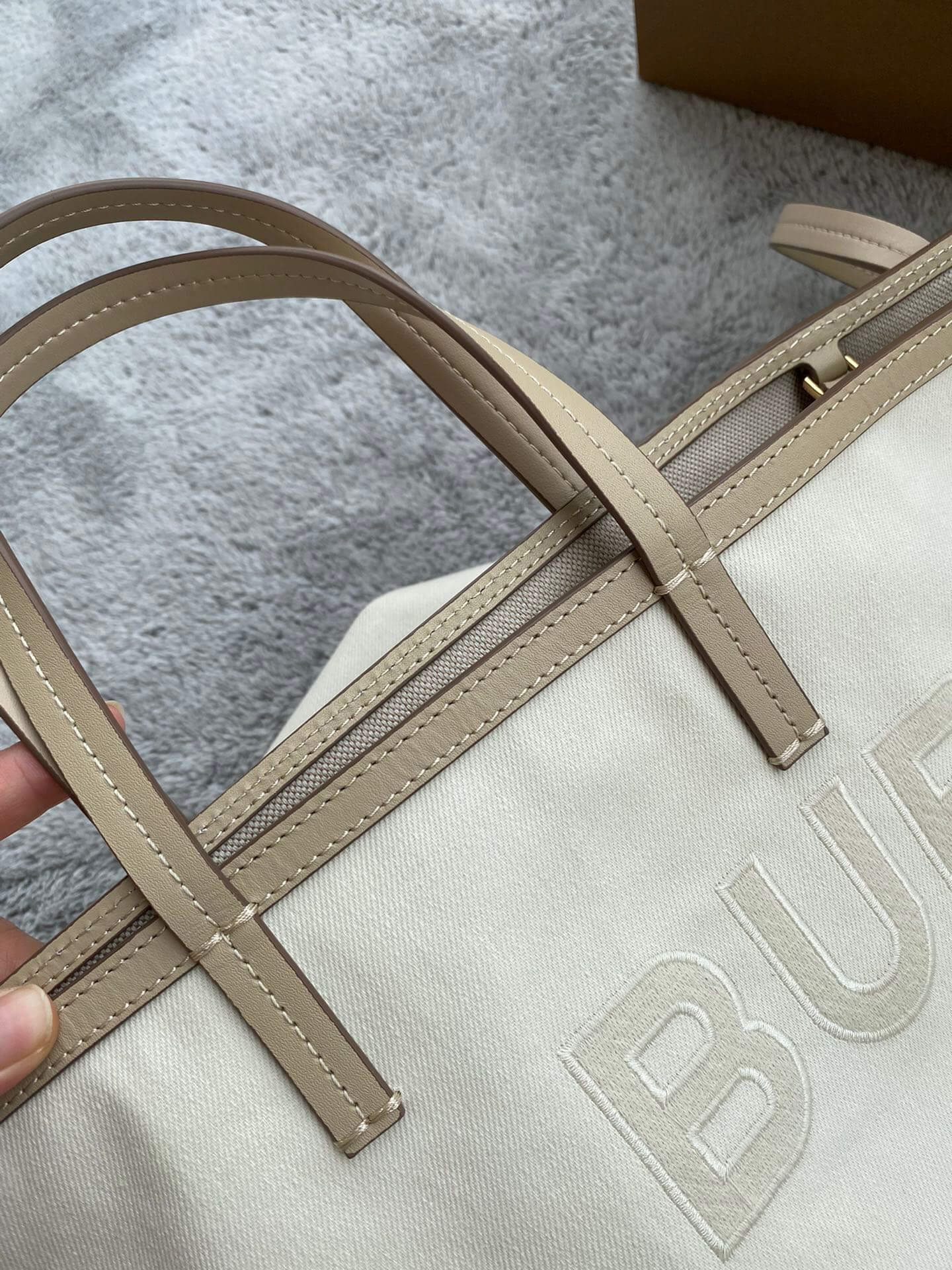 burberry tote canvas handbag off white 650678