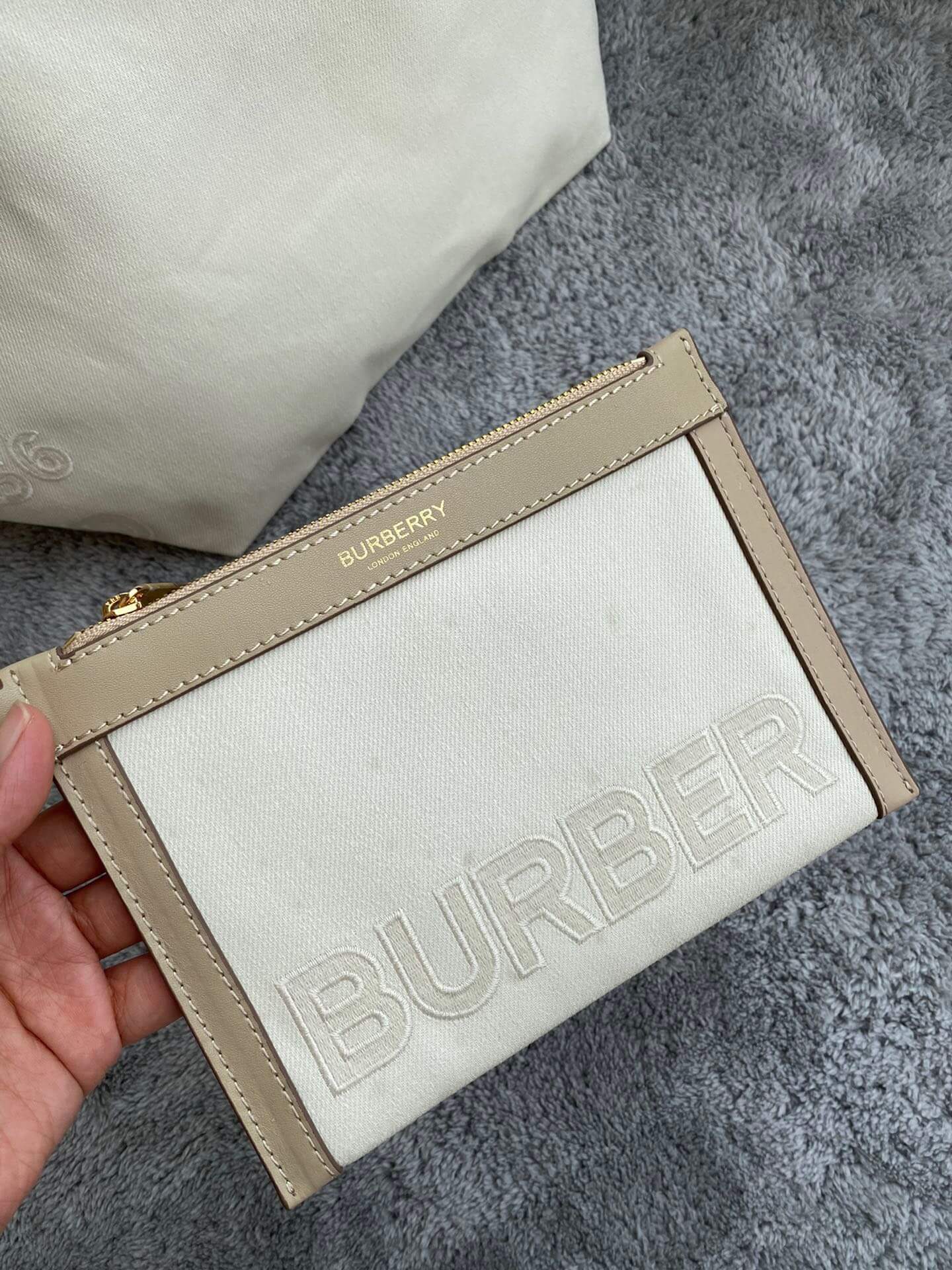 burberry tote canvas handbag off white 650678