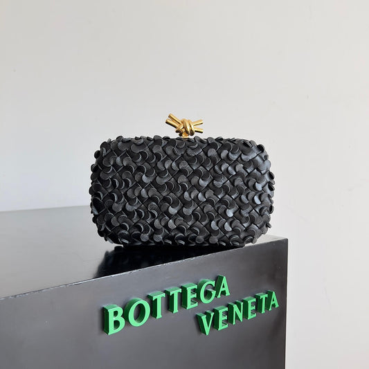 bv knot clutch bag 717622 black