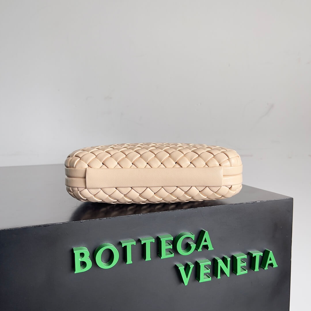 bv knot clutch bag 717622 prismatic apricot