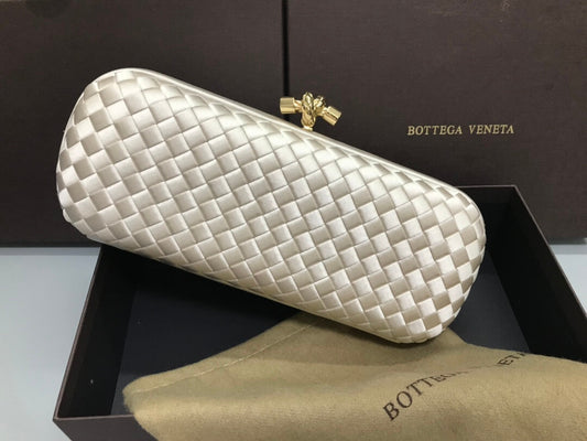 bv stretch box knot clutch bag 754783 nude