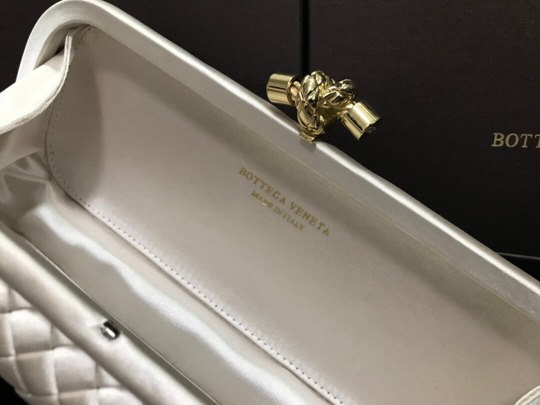bv stretch box knot clutch bag 754783 nude