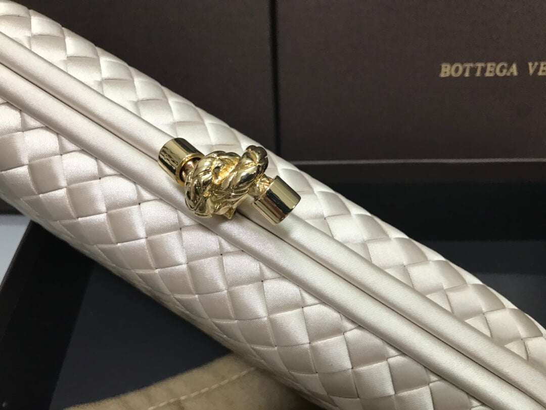 bv stretch box knot clutch bag 754783 nude