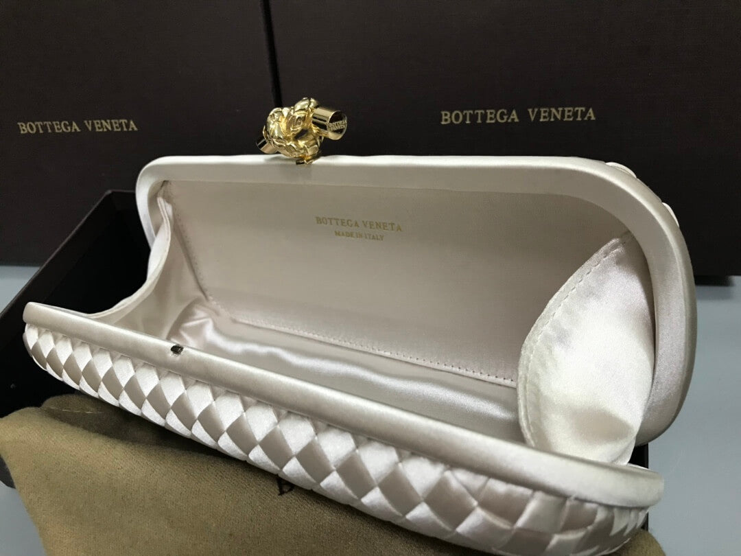 bv stretch box knot clutch bag 754783 nude