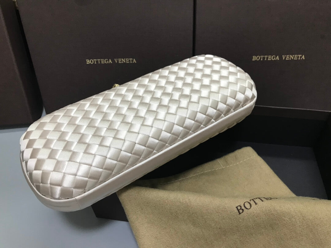 bv stretch box knot clutch bag 754783 nude