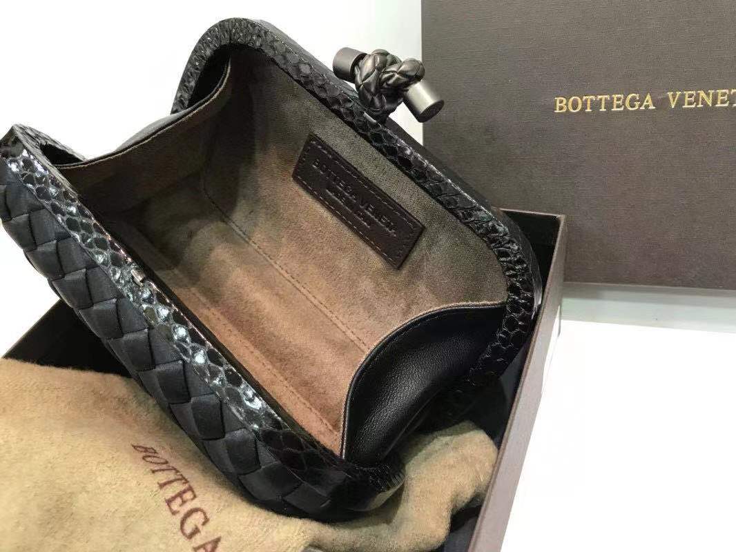 bv knot clutch bag 717633 black