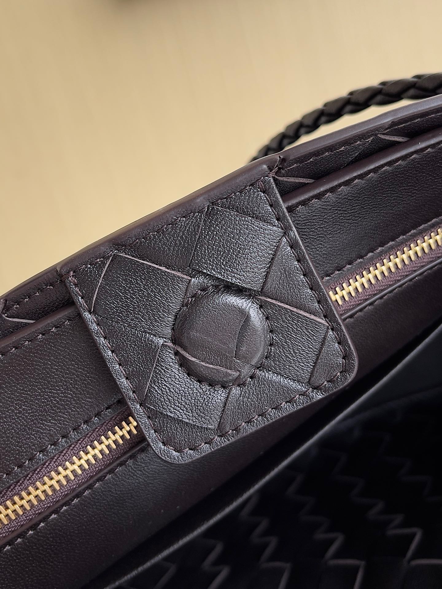 BV Small Andiamo Handbag Dark Brown Fondant 743568