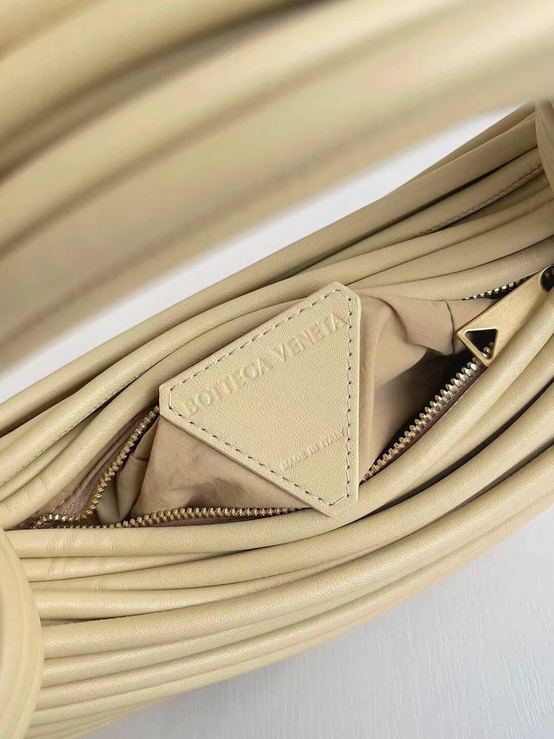 bottega veneta double knot noodle bento bag tubular leather apricot 680934