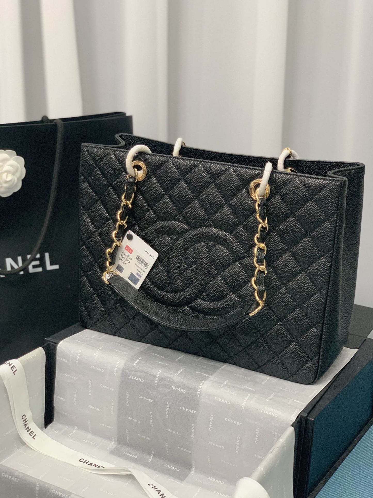 cha tote bag black caviar gold hardwre 50995