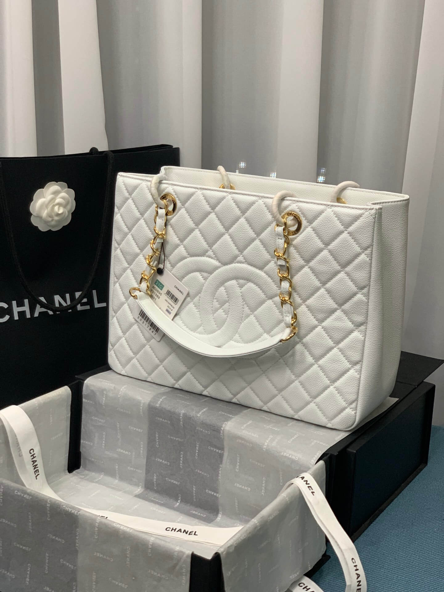 cha tote bag white caviar gold hardwre 50995