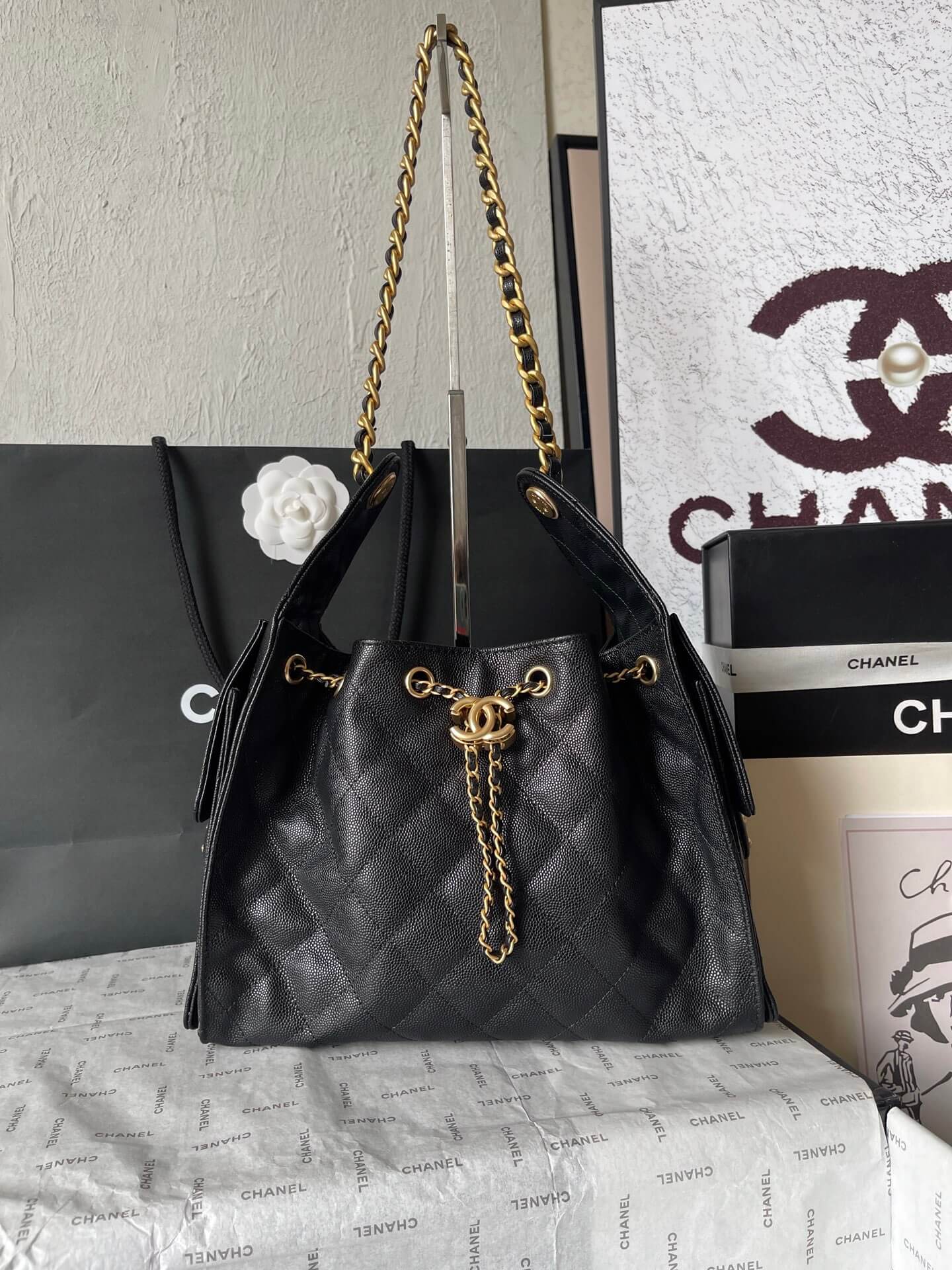 CHA 25 SMALL HANDBAG AS5293 Caviar Calfskin black