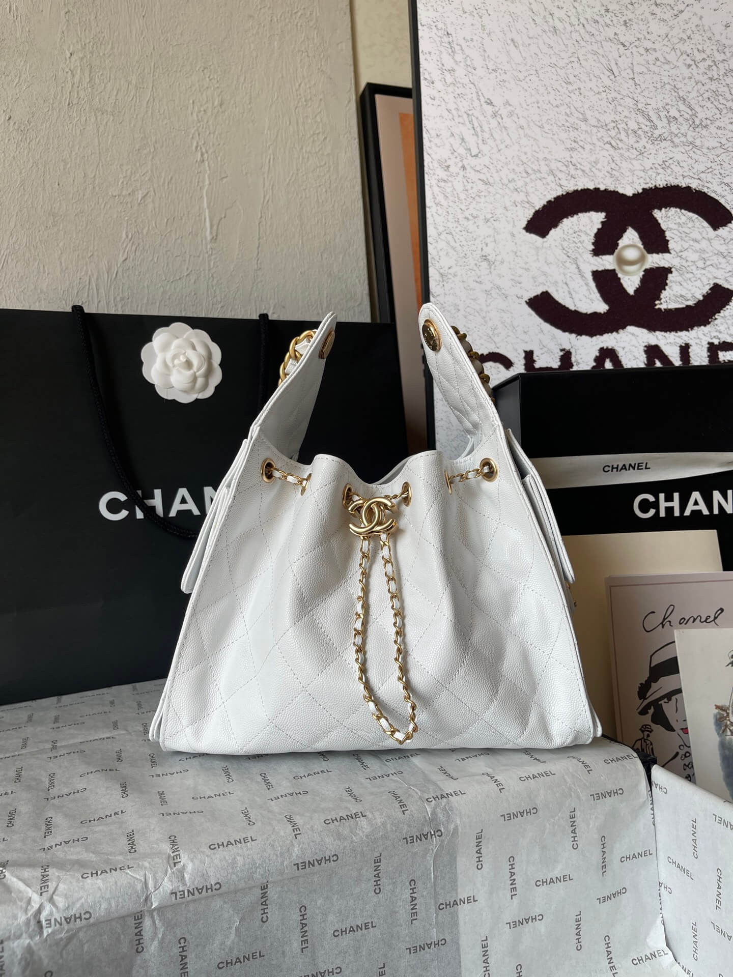CHA 25 SMALL HANDBAG AS5293 Caviar Calfskin white