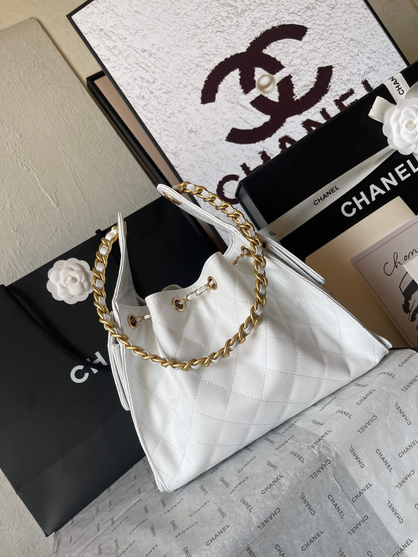 CHA 25 SMALL HANDBAG AS5293 Caviar Calfskin white