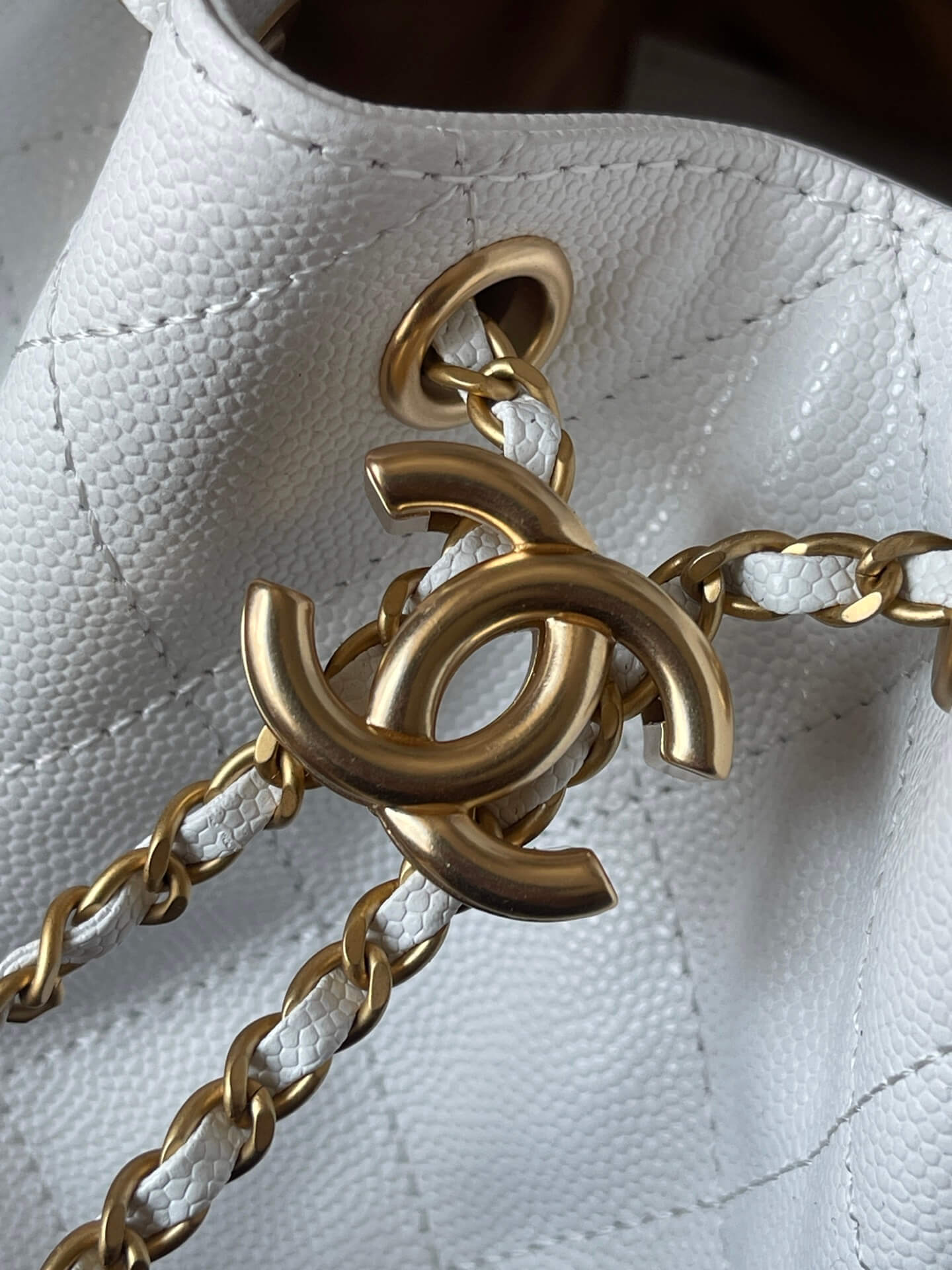 CHA 25 SMALL HANDBAG AS5293 Caviar Calfskin white