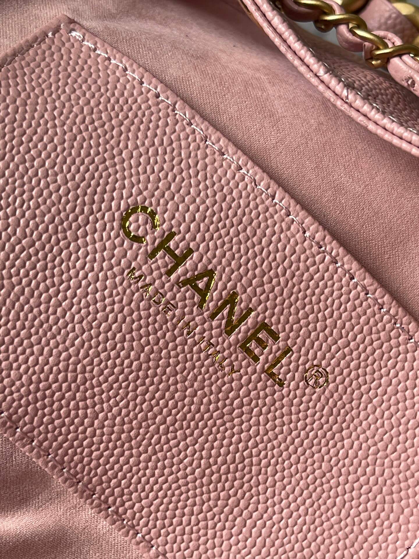 CHA 25 SMALL HANDBAG AS5293 Caviar Calfskin Pink