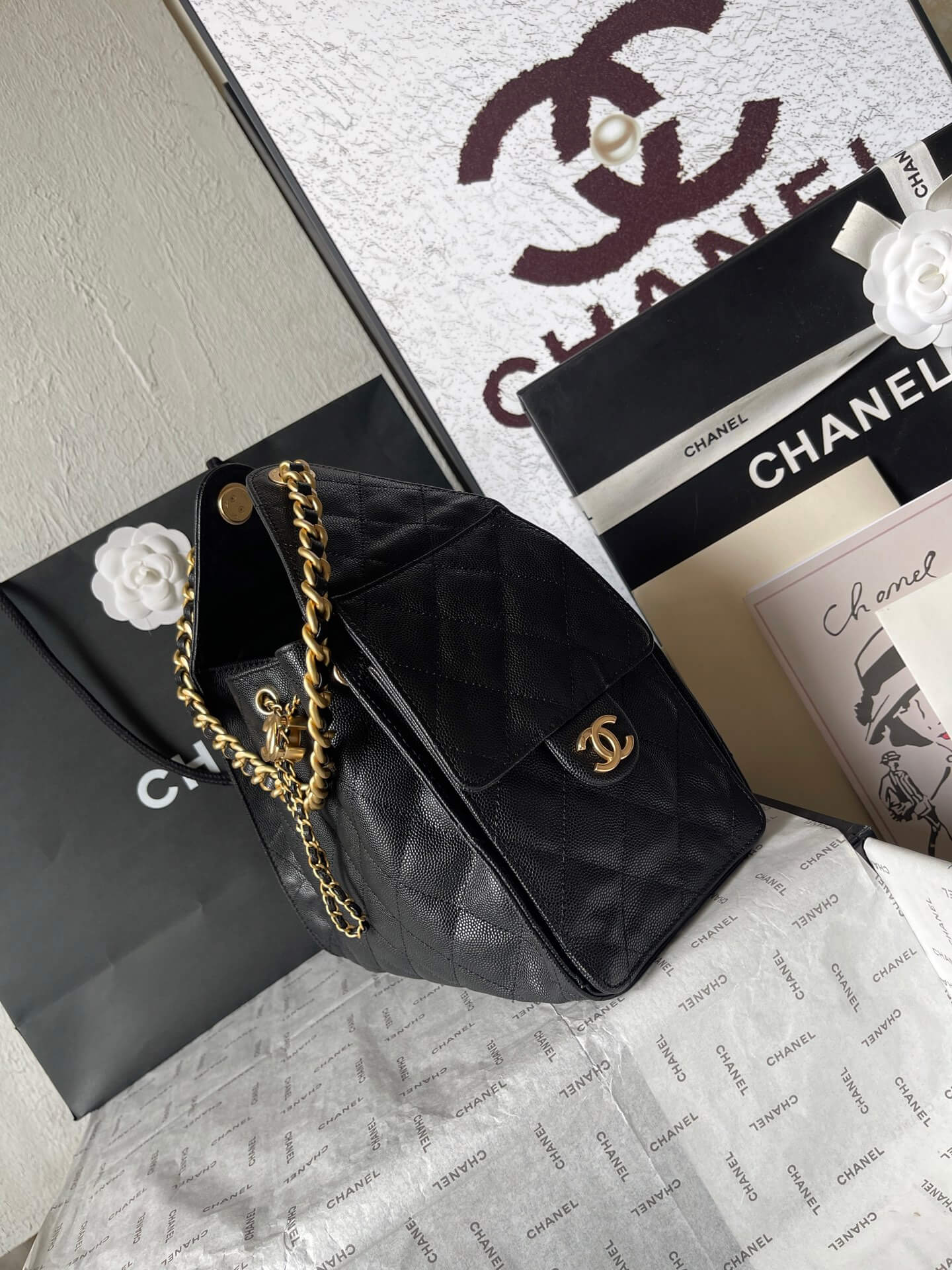 CHA 25 SMALL HANDBAG AS5293 Caviar Calfskin black