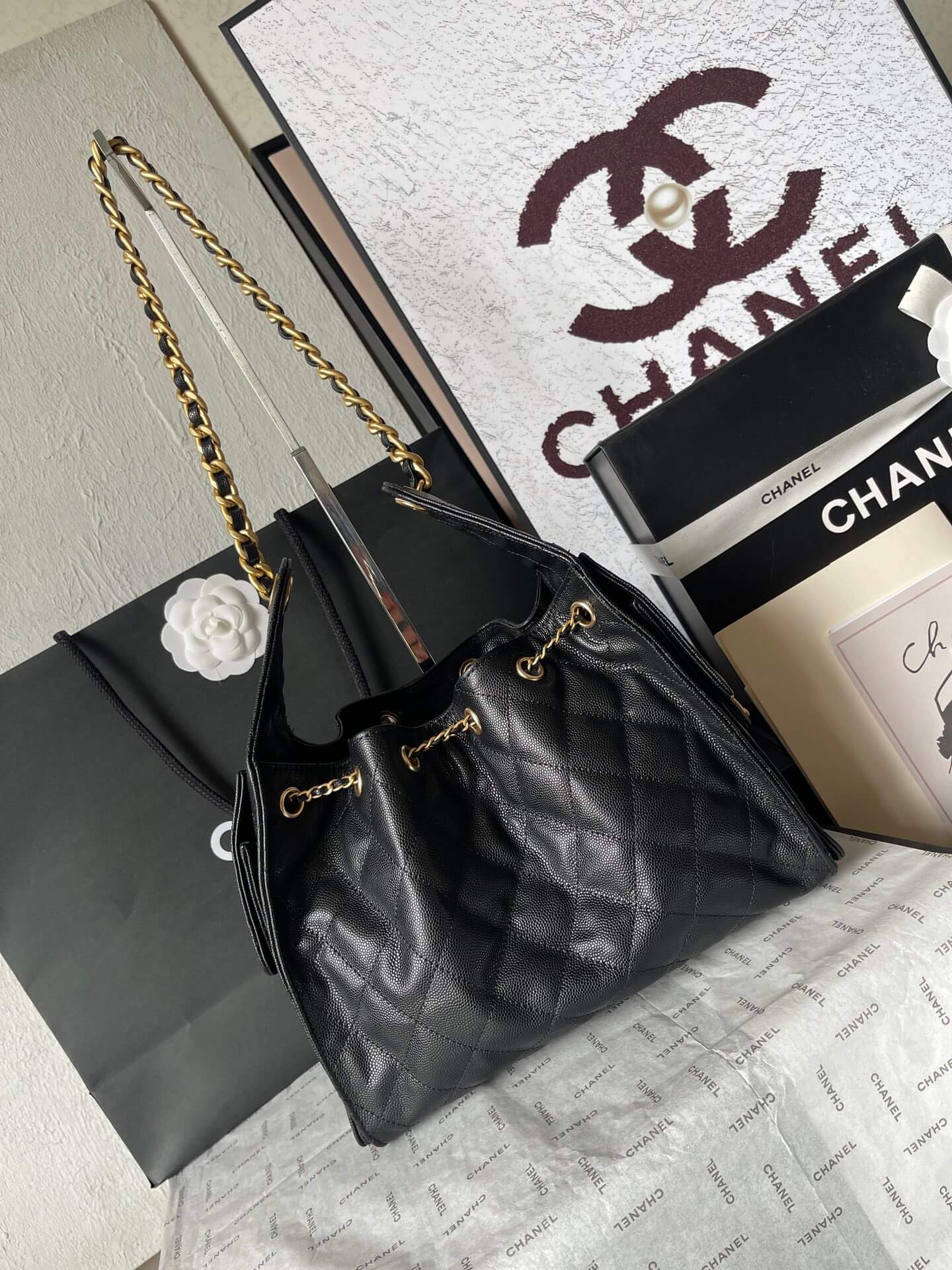 CHA 25 SMALL HANDBAG AS5293 Caviar Calfskin black