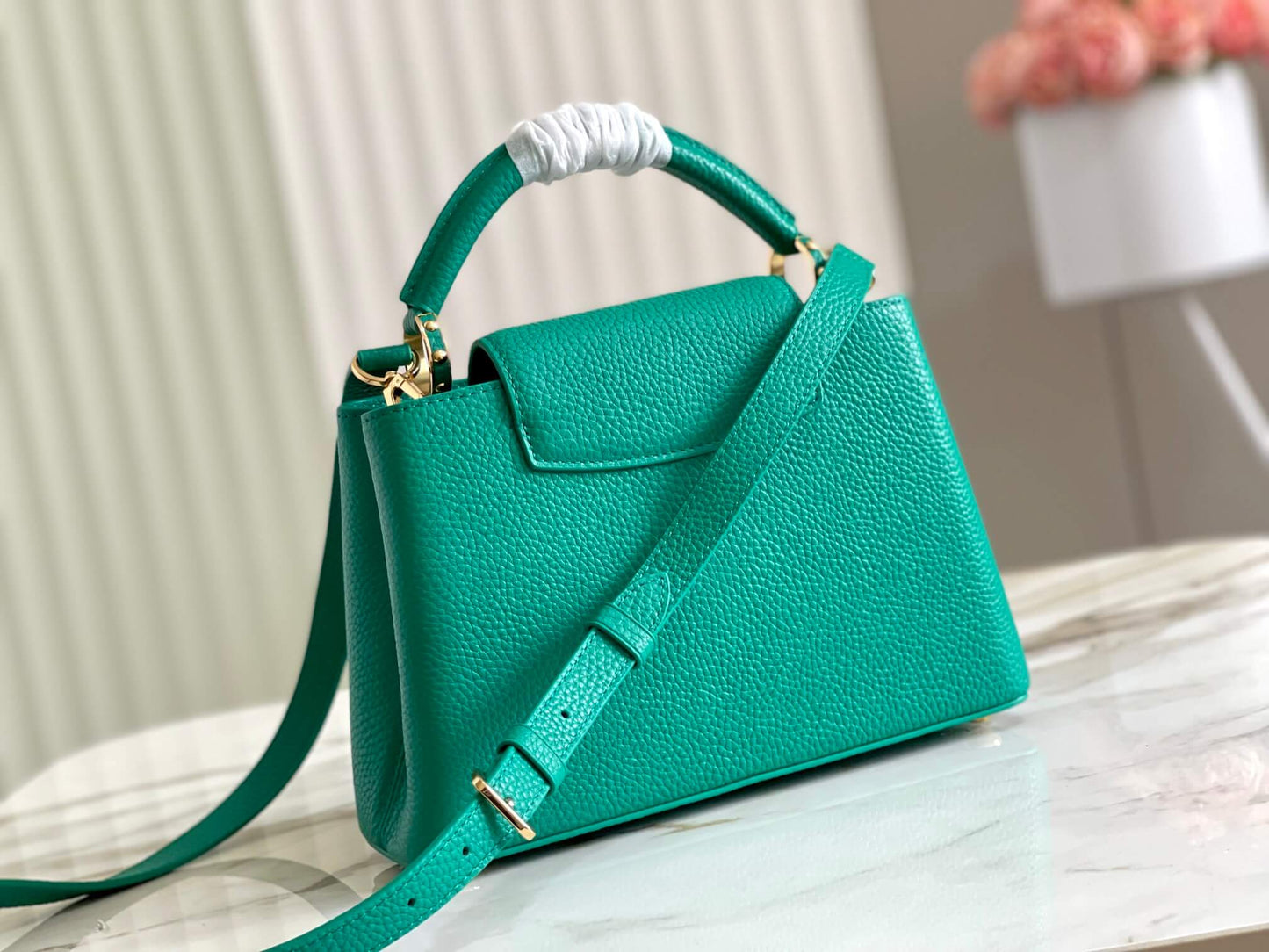 m57219 m48865 capucines bb shoulder handbag green