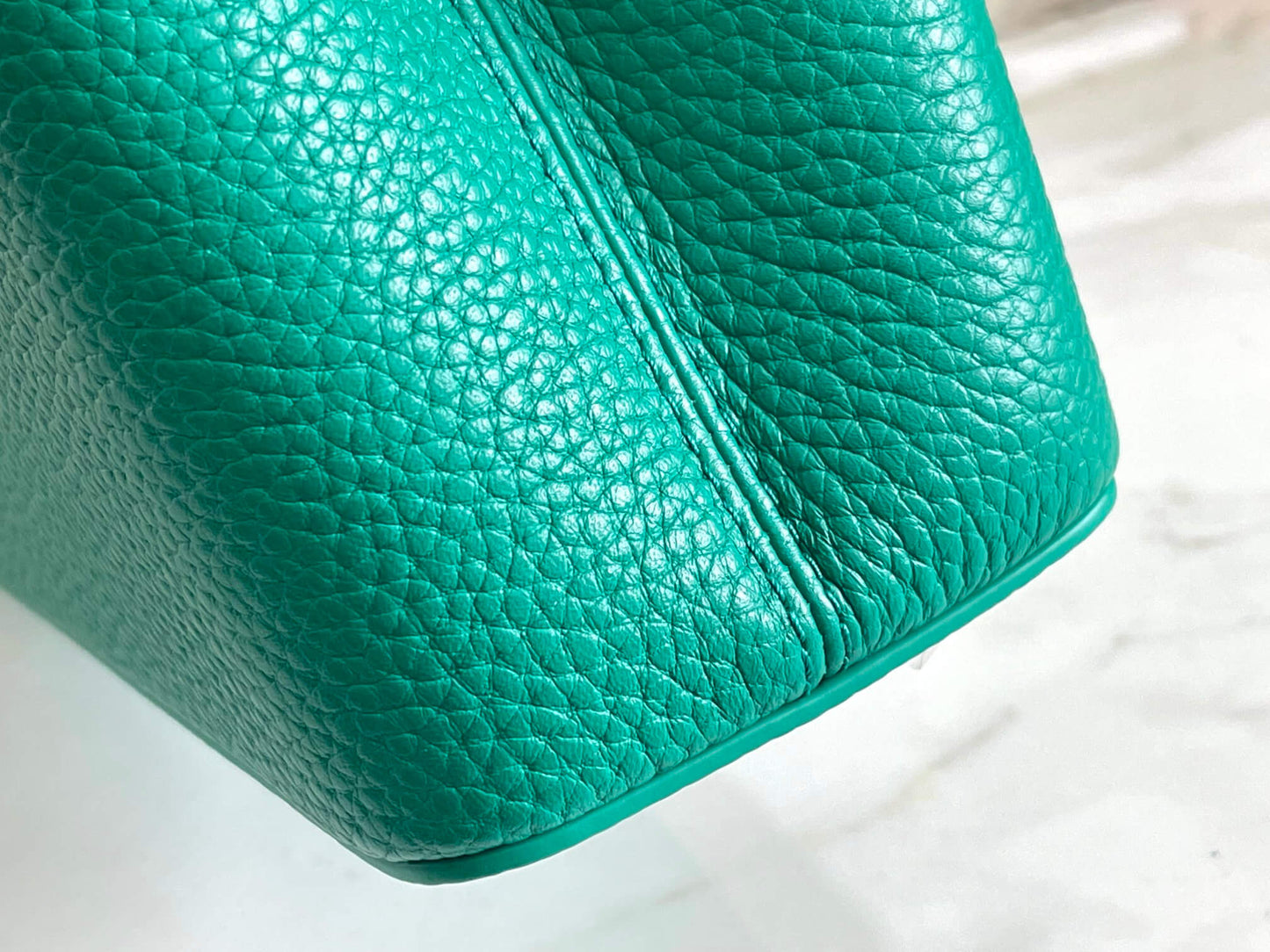m57219 m48865 capucines bb shoulder handbag green