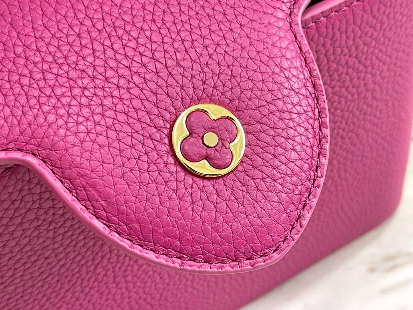 m57219 m48865 capucines bb shoulder handbag rose red