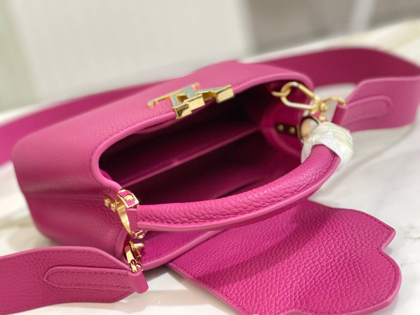 m56984 m48865 capucines mini shoulder handbag rose red