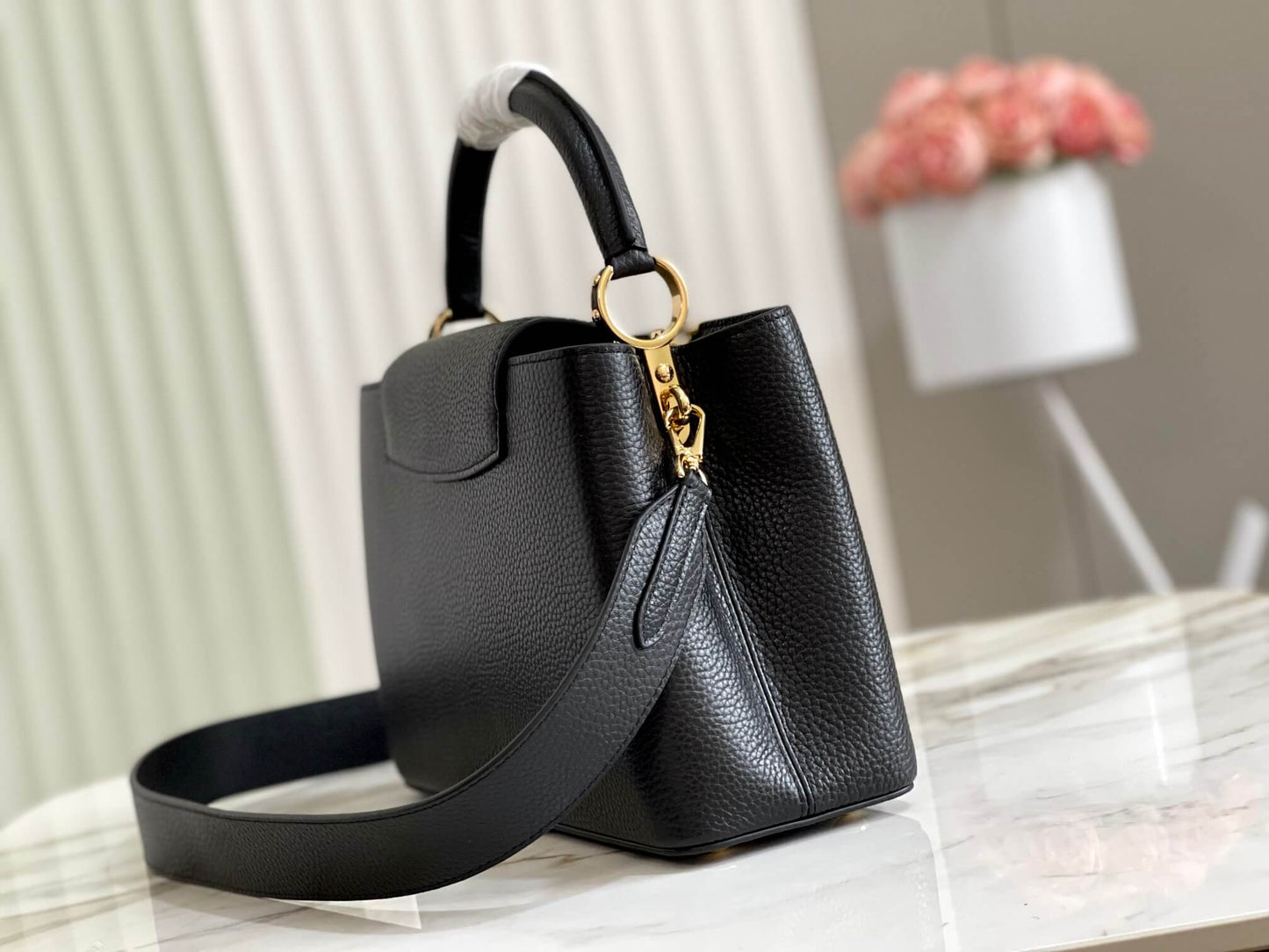 m59066 m48865 capucines bb shoulder handbag black