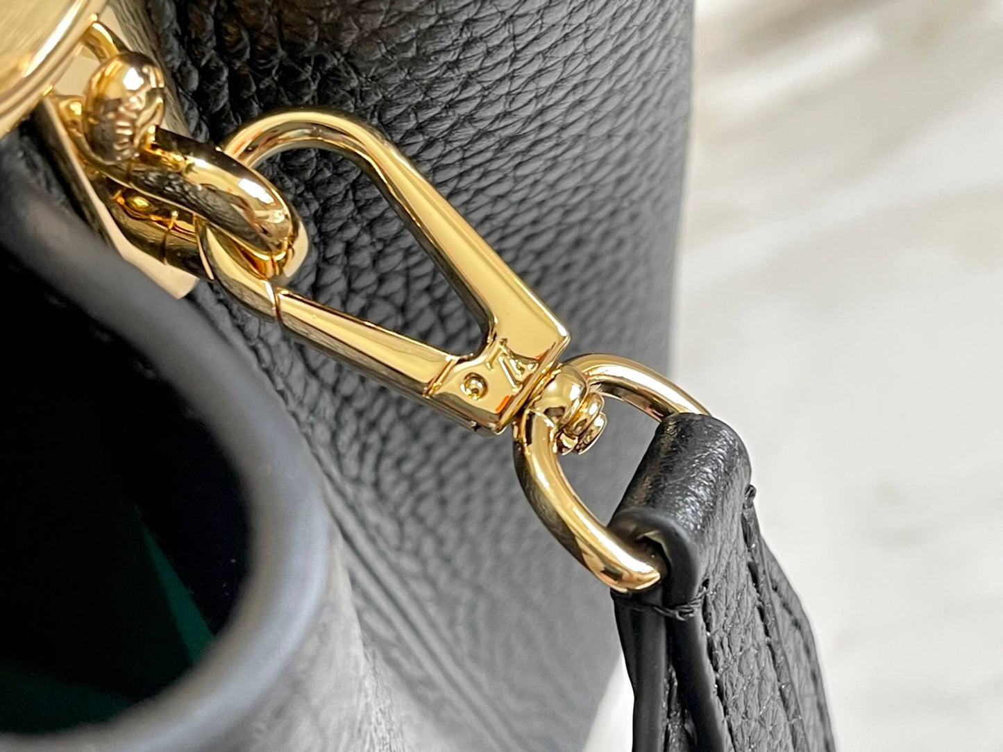 m59066 m48865 capucines bb shoulder handbag black