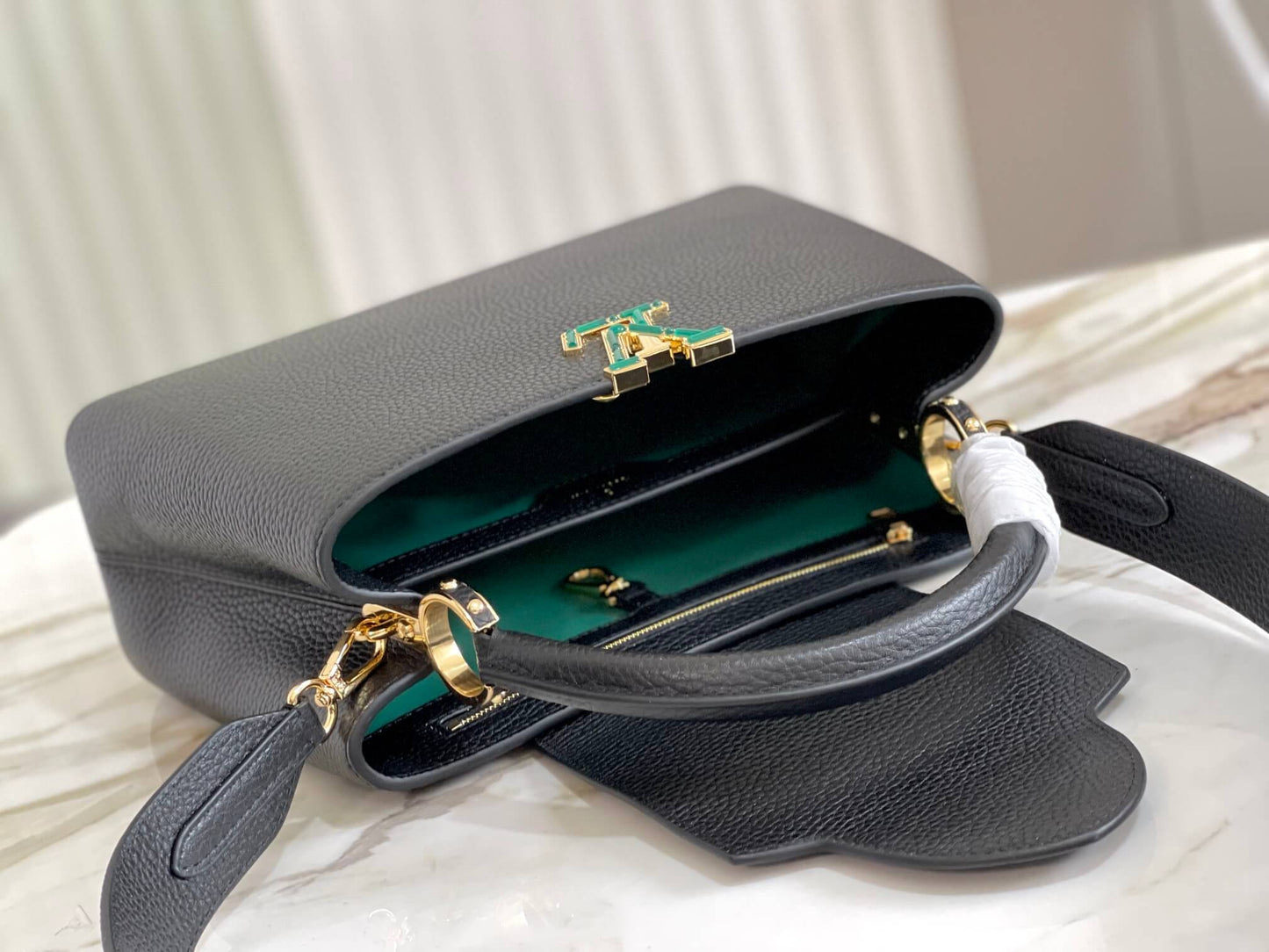 m59066 m48865 capucines bb shoulder handbag black