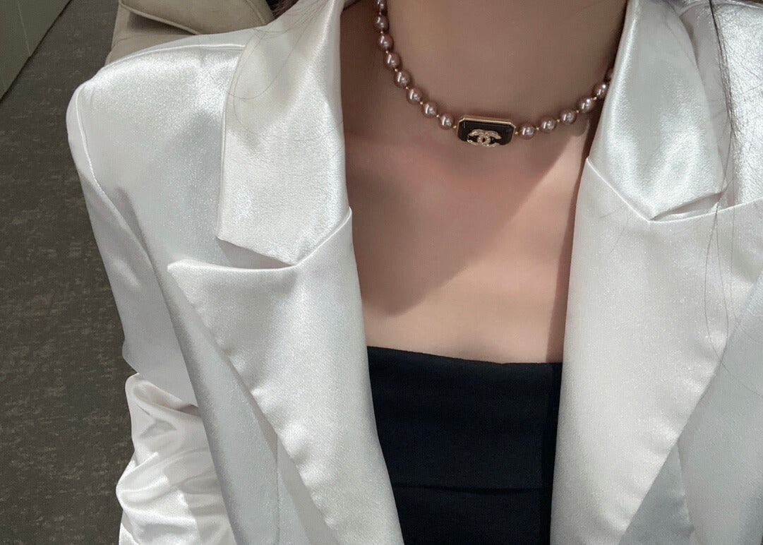 chanel 2023 new fashion versatile champagne square marble neckchain xlc23