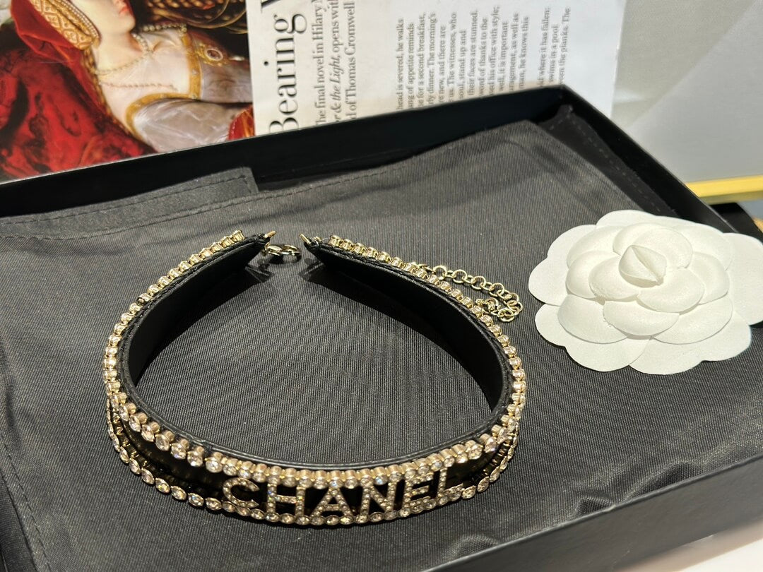 chanel small fragrance black leather inlaid diamond fashion versatile mesh red neckchain xlc18