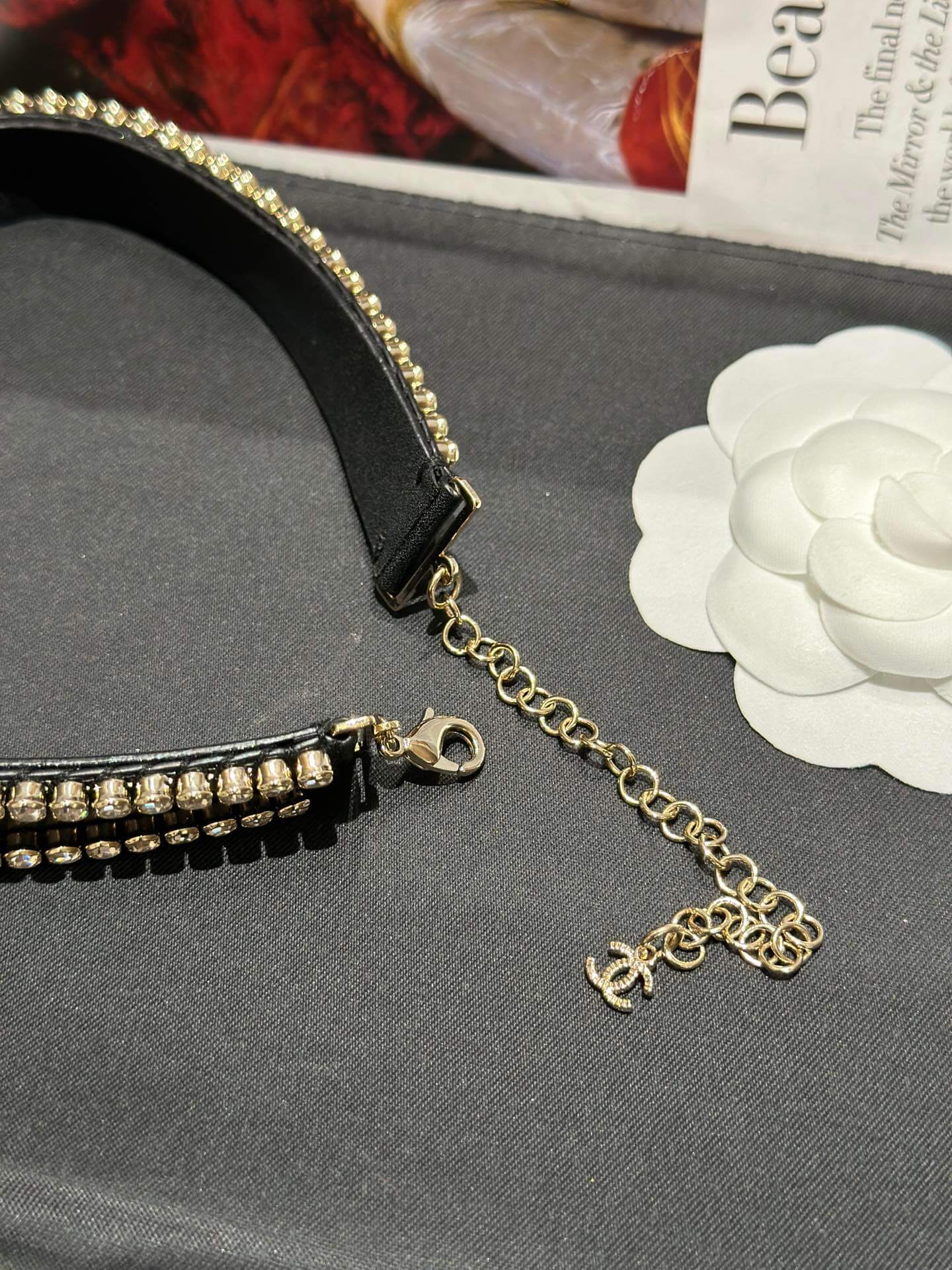 chanel small fragrance black leather inlaid diamond fashion versatile mesh red neckchain xlc18