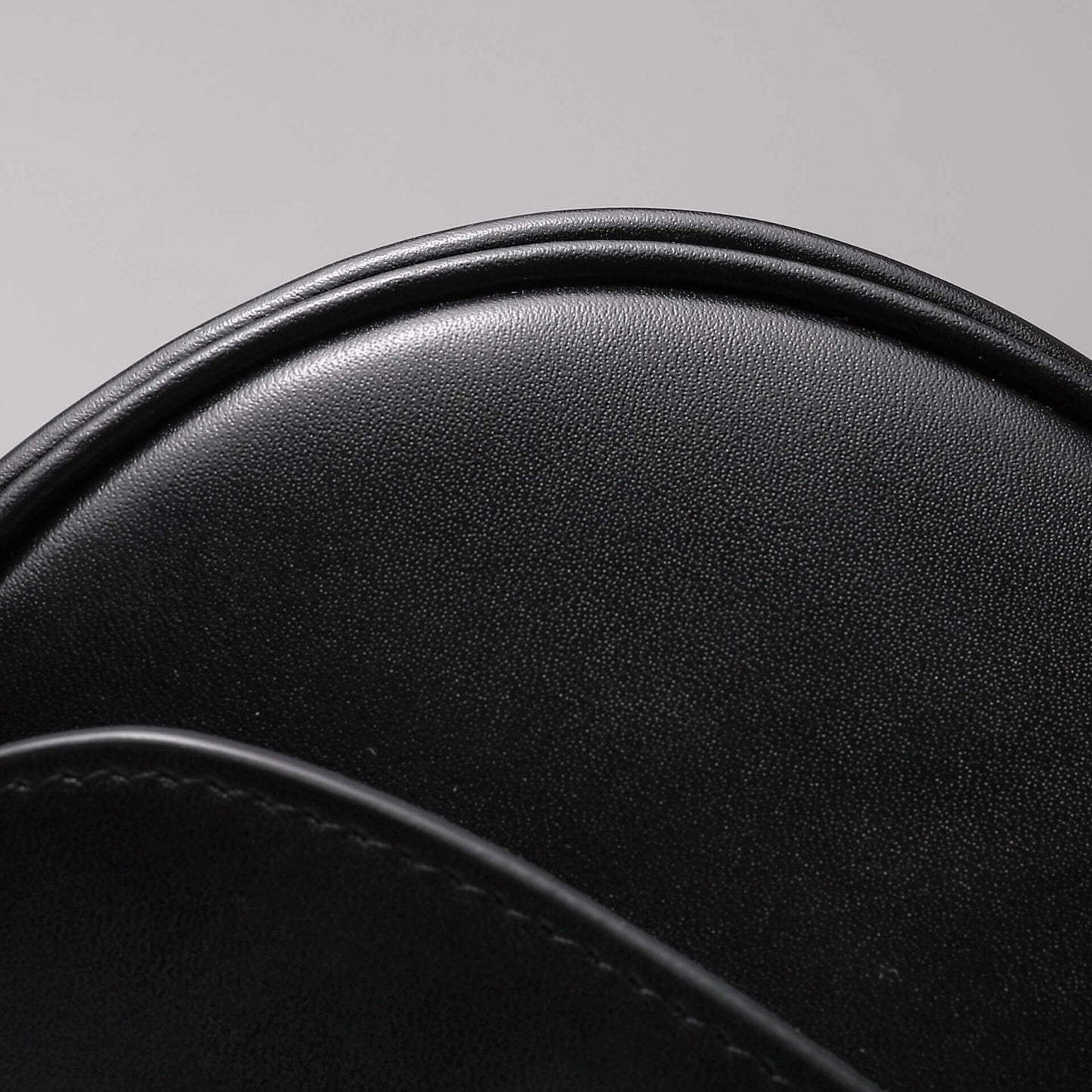 d2029 bobby east west subaxillary bag black cowhide bobby