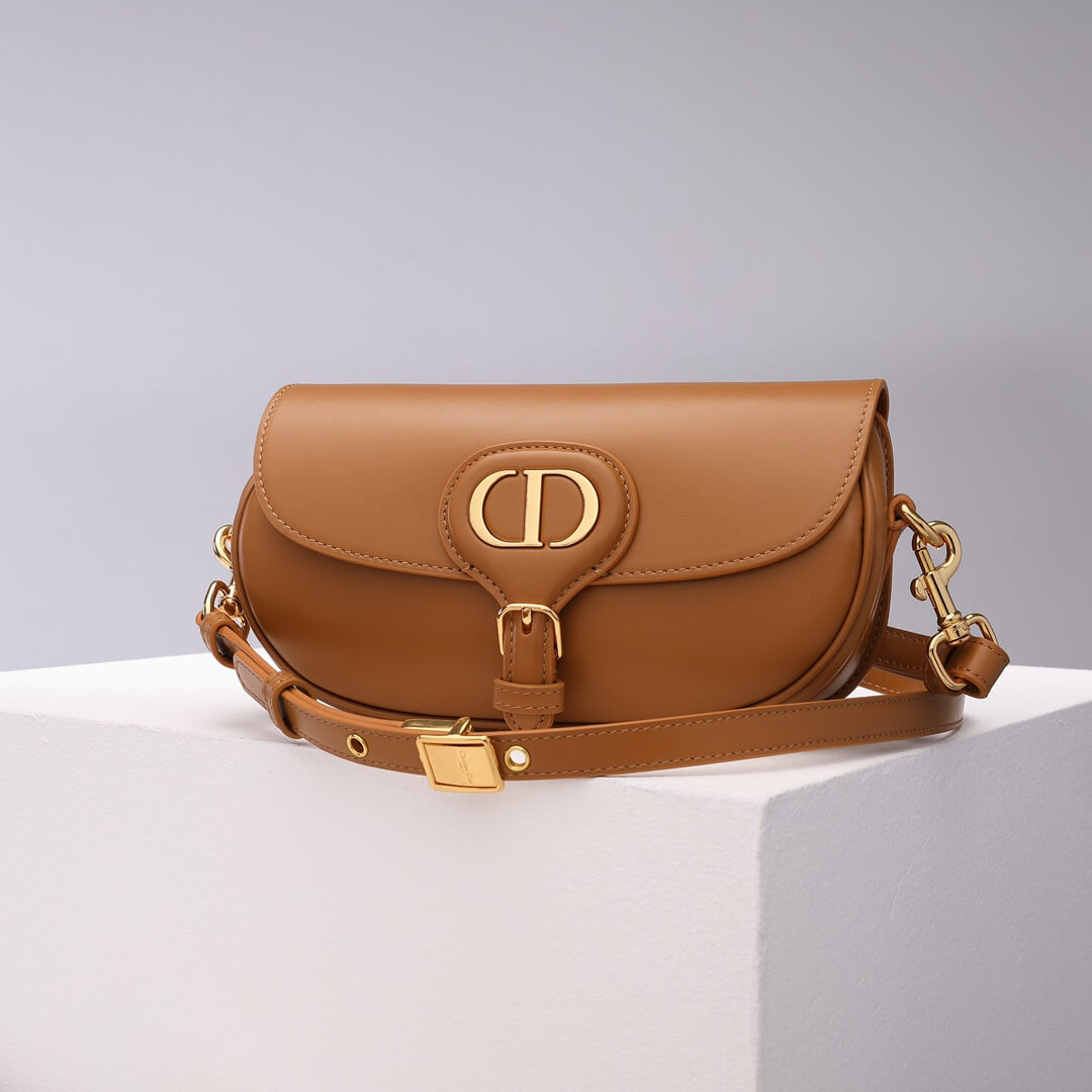 d2029 bobby east west subaxillary bag dirty brown cowhide bobby