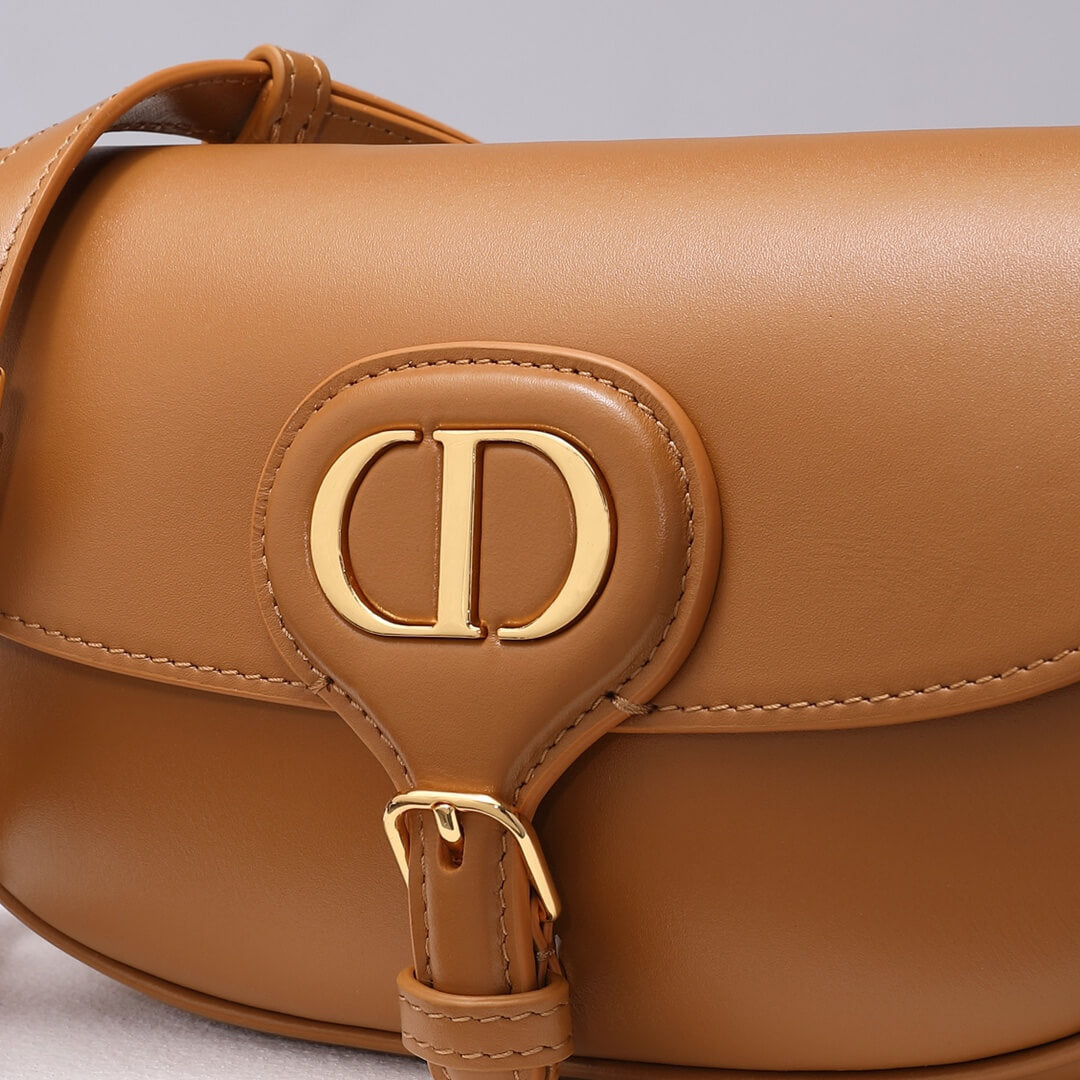 d2029 bobby east west subaxillary bag dirty brown cowhide bobby
