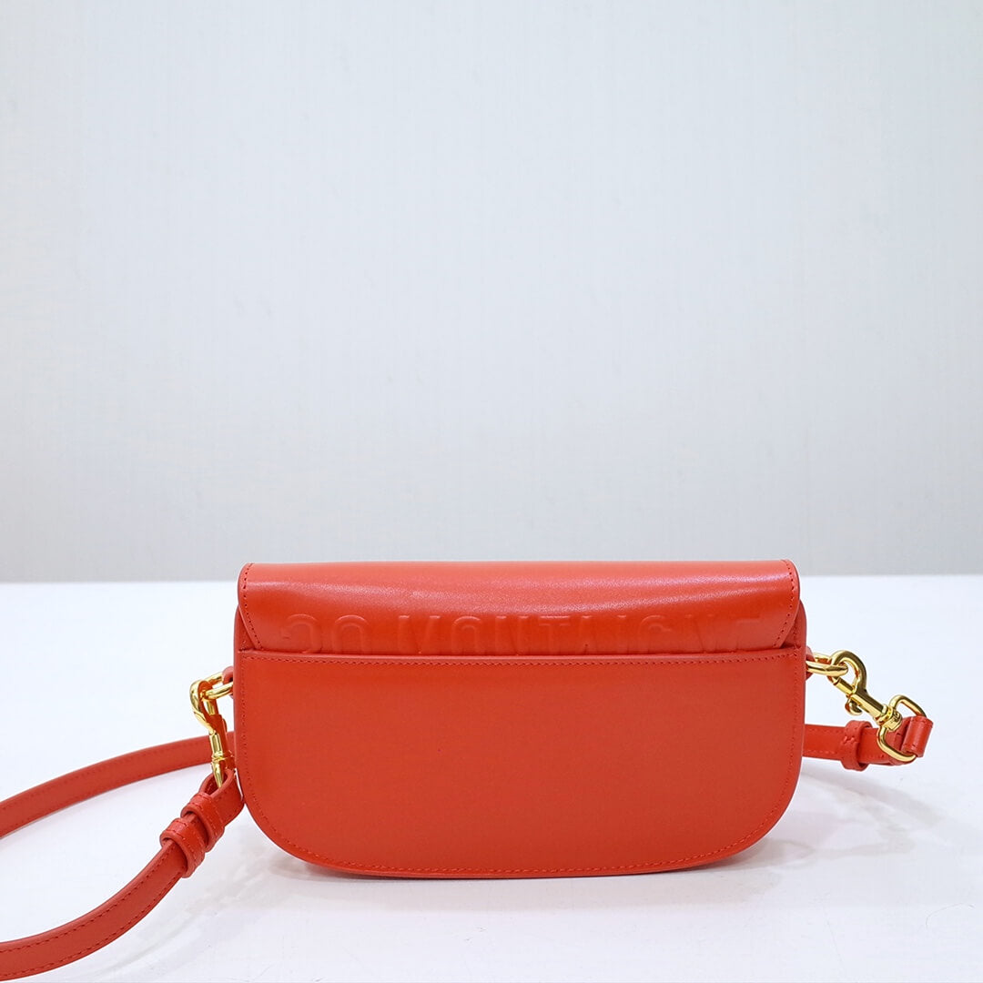 d2029 bobby east west subaxillary bag dirty red cowhide bobby