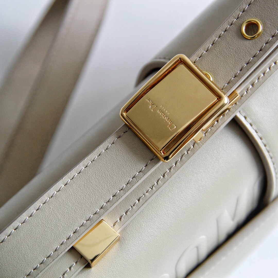 d9006 30 montaigne shoulder bag cross body bags dirty white cowhide real leather 24cm
